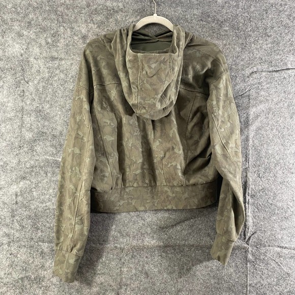 Athleta Sweatshirt Medium Green Camo Printed Farallon Hoodie Long Sleeve - Picture 3 of 11